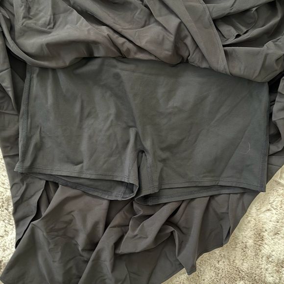 Halara Breezeful High Waisted Asymmetrical Ruffle High Low Skirt Black Size M - Picture 9 of 10